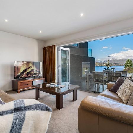 Lakefront Living - 4 Bedrm Apartment Alpine Vilage Queenstown Bagian luar foto
