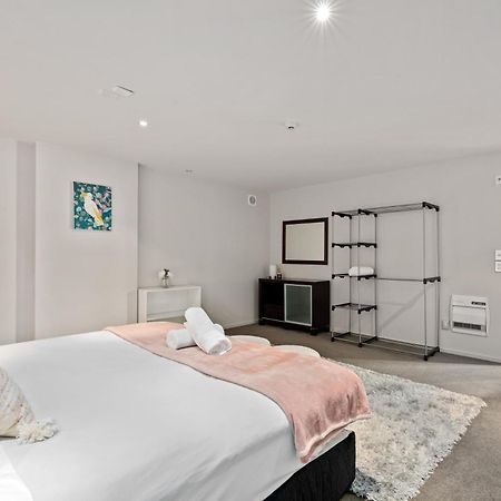Lakefront Living - 4 Bedrm Apartment Alpine Vilage Queenstown Bagian luar foto
